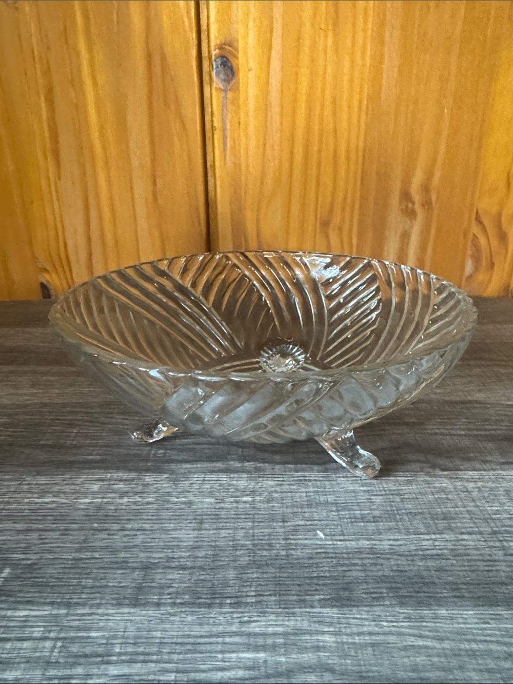 Vintage 1940s Anchor Hocking Prismatic Swirl Patterned 8.5” Bowl